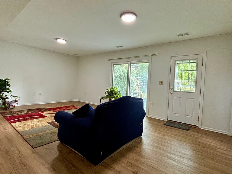94 Leedsville Dr — Photo 2
