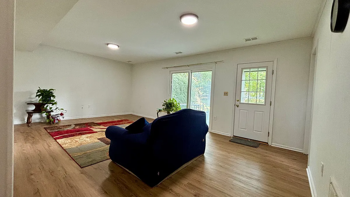 Building Photo - 94 Leedsville Dr