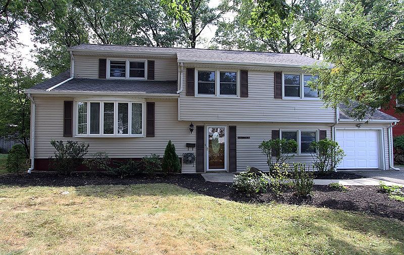 1st image of 29 Belmont Dr