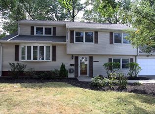 29 Belmont Dr, Livingston, NJ 07039