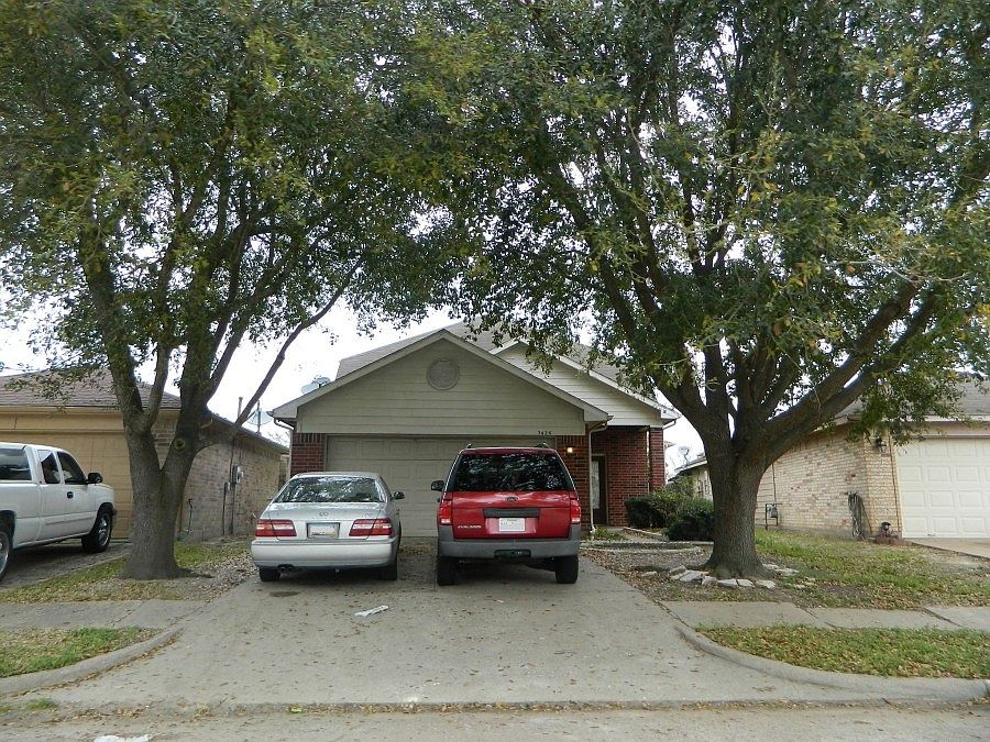 1st image of 7426 Village Lake Dr