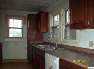 216 Mountain View Dr, Sevierville, TN 37862