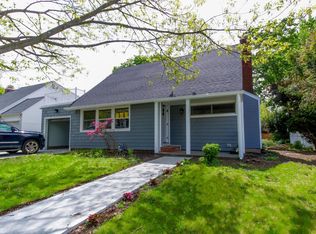 31 Lindbergh St, Garden City, NY 11530