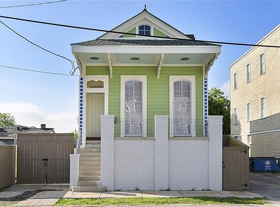 2nd image of 2414 Loyola Ave