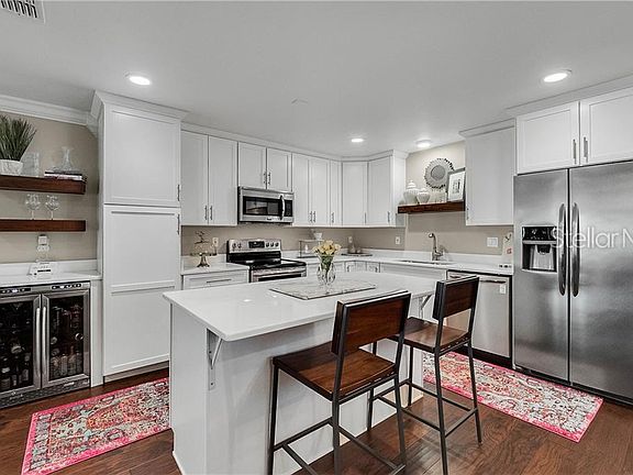 4th image of 3004 Helen Ave