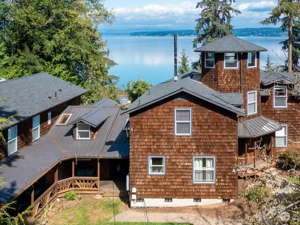 2681 S East Camano Dr, Camano Island, WA 98282
