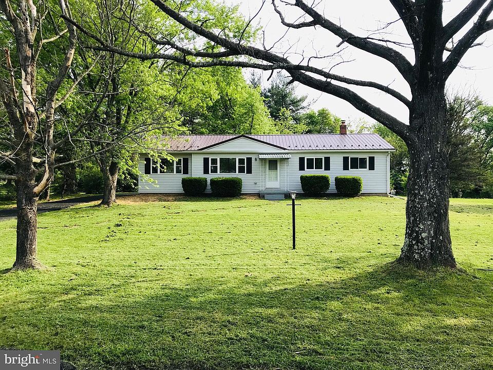 1st image of 15921 Llewellyn Ave