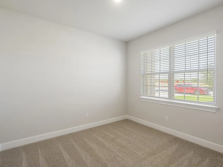 517 W Luna Blue Ln — Photo 8