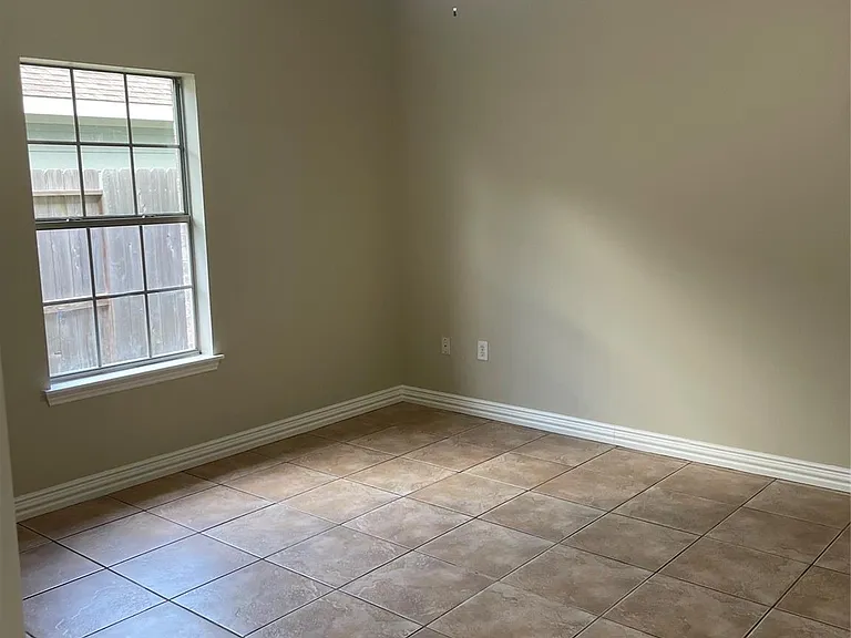 1401 11th St — Photo 13