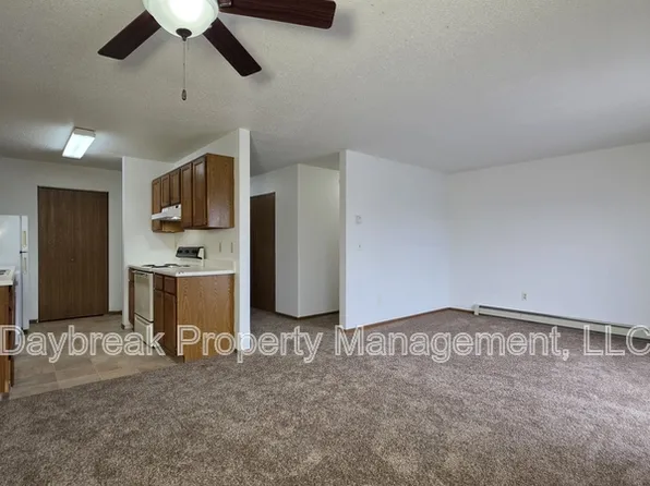 1210 34th Ave S #305, Moorhead, MN 56560