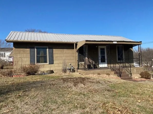 1038 Hickory St, Excelsior Springs, MO 64024