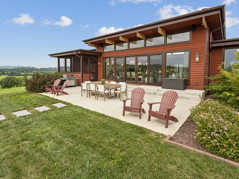 8425 Lee Hwy — Photo 4