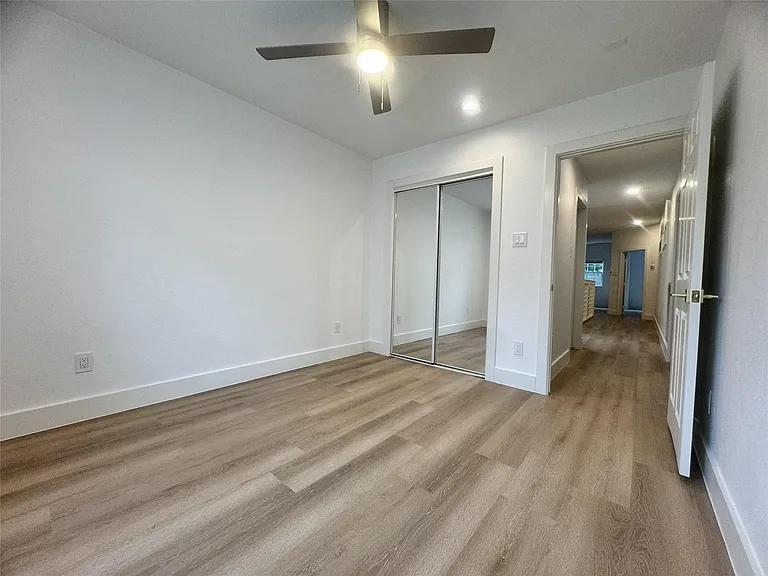 516 S Post Oak Ln #9 — Photo 35