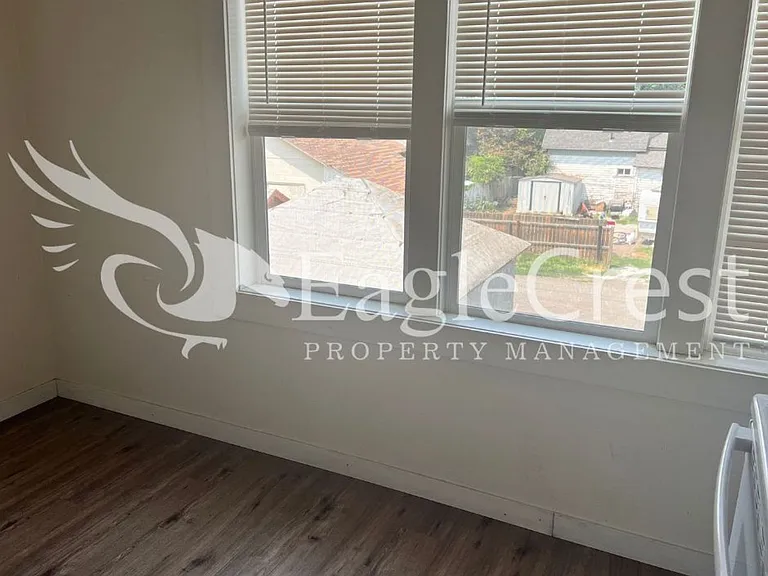 309 E Sumach St — Photo 6