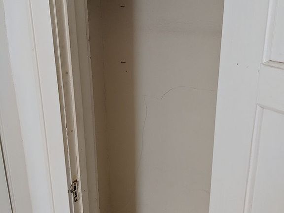 5th image of 2856-62 N Bartlett Ave #2856-04