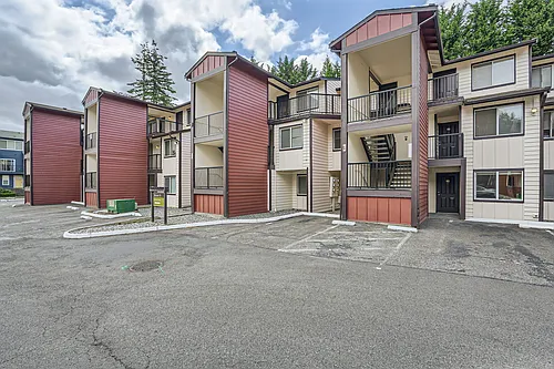 Mt. Si Court Photo 1