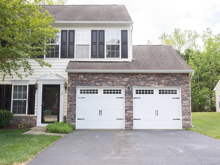 12 Beach Plum Dr — Photo 3