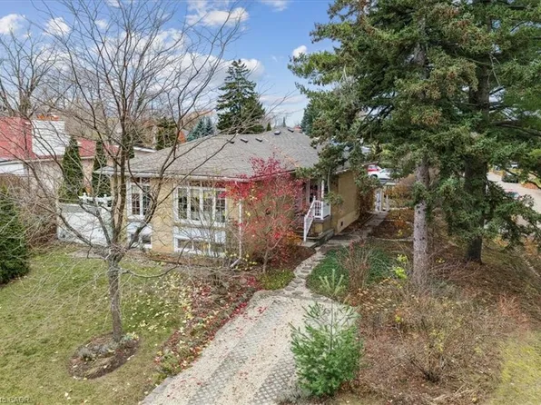 402 Willis Dr, Oakville, ON L6L 4V3