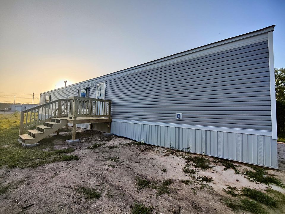 1st image of 203 W Mimosa Dr #4
