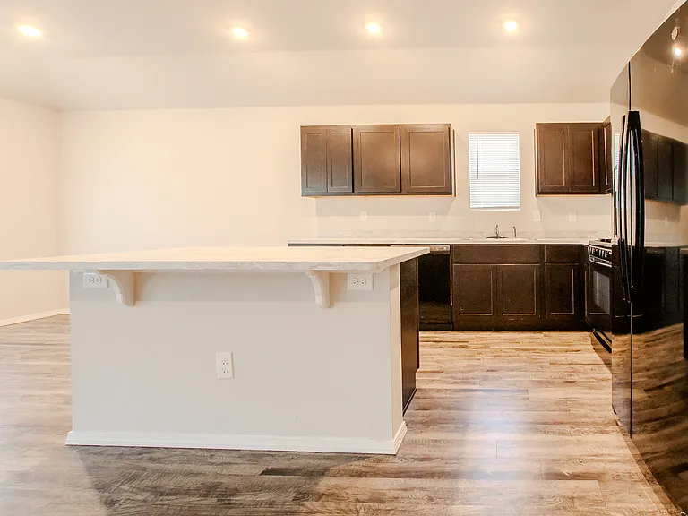 755 Foxtail Dr — Photo 4