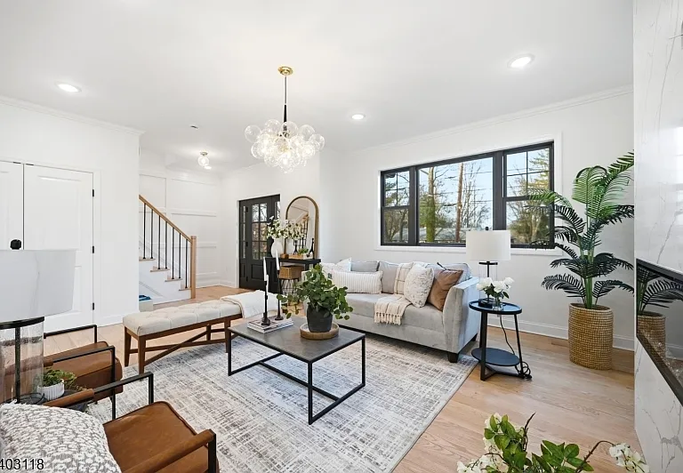 85 Kings Rd — Photo 7