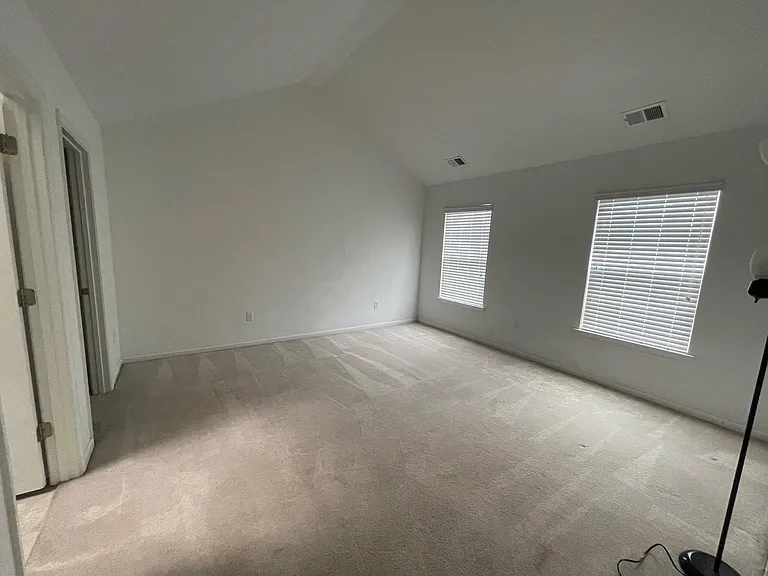 1676 Avalene Way — Photo 14