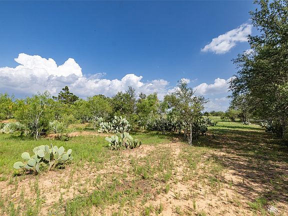4th image of 410 Green Acre Rd