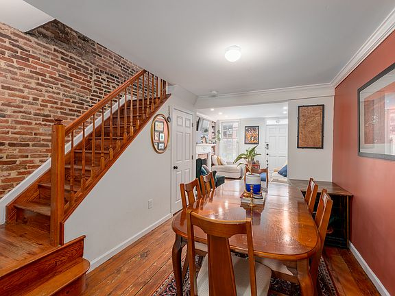 5th image of 1005 Light St