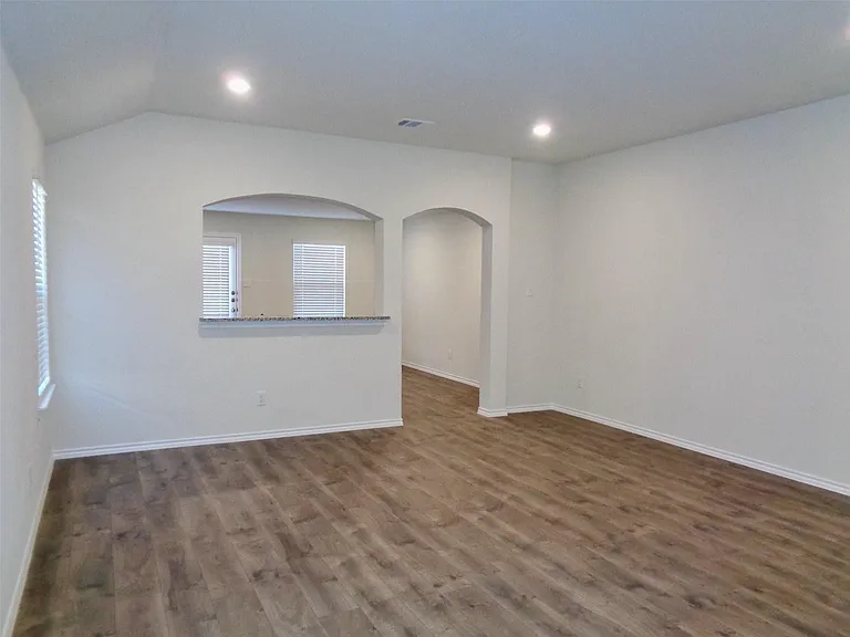 1806 Yale St — Photo 2