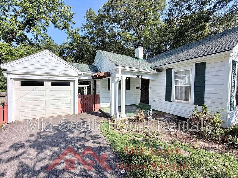2 bed, 1.0 bath, 827 sqft, $1,495 — Photo 3
