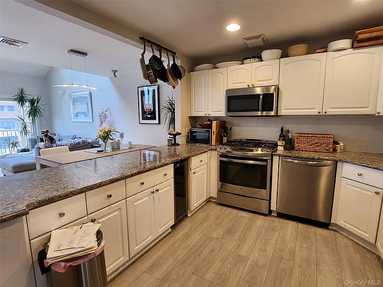 67 Pacific Blvd — Photo 5