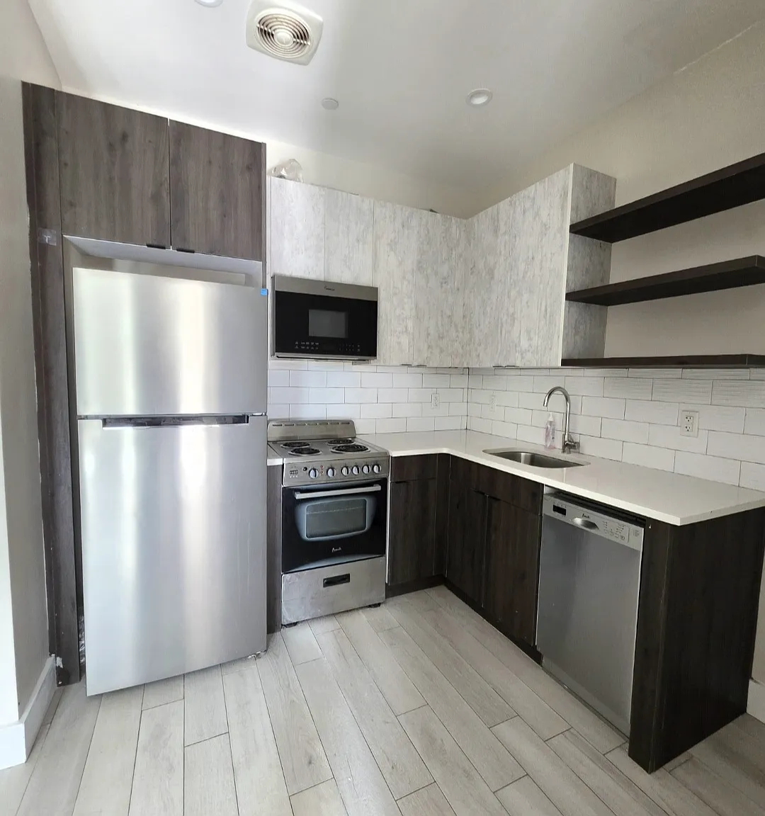 1546 Brooklyn Avenue — Photo 3