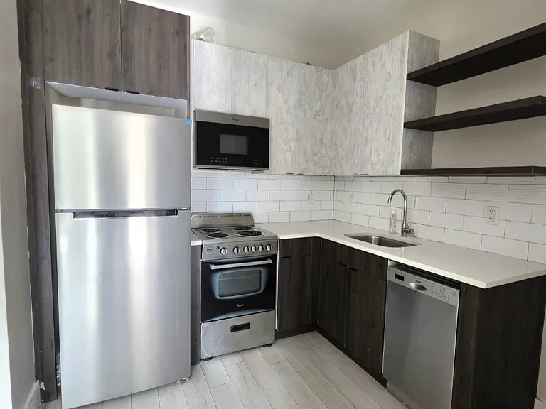 1546 Brooklyn Ave #2B — Photo 3