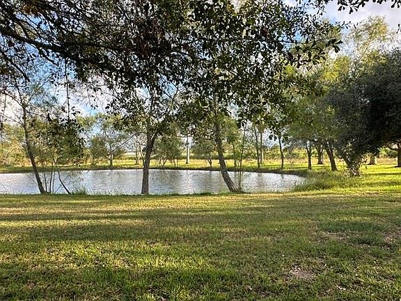 2nd image of 6083 E Fm 1462 Rd