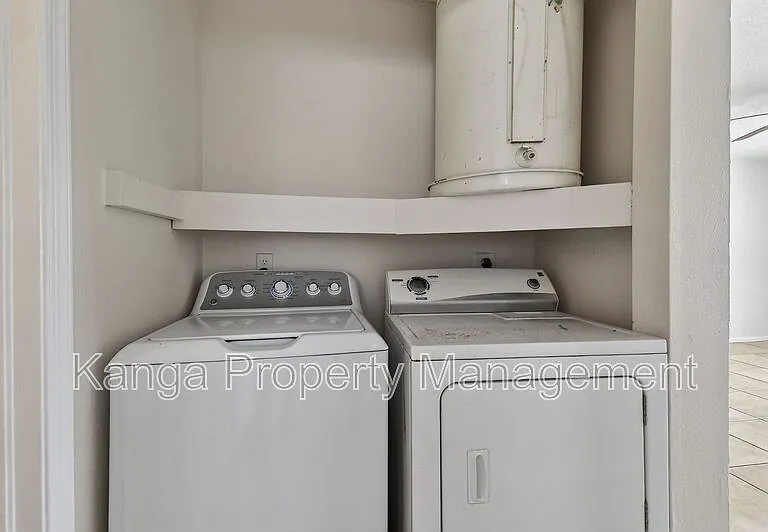 1618 W 26th Ct #D — Photo 17
