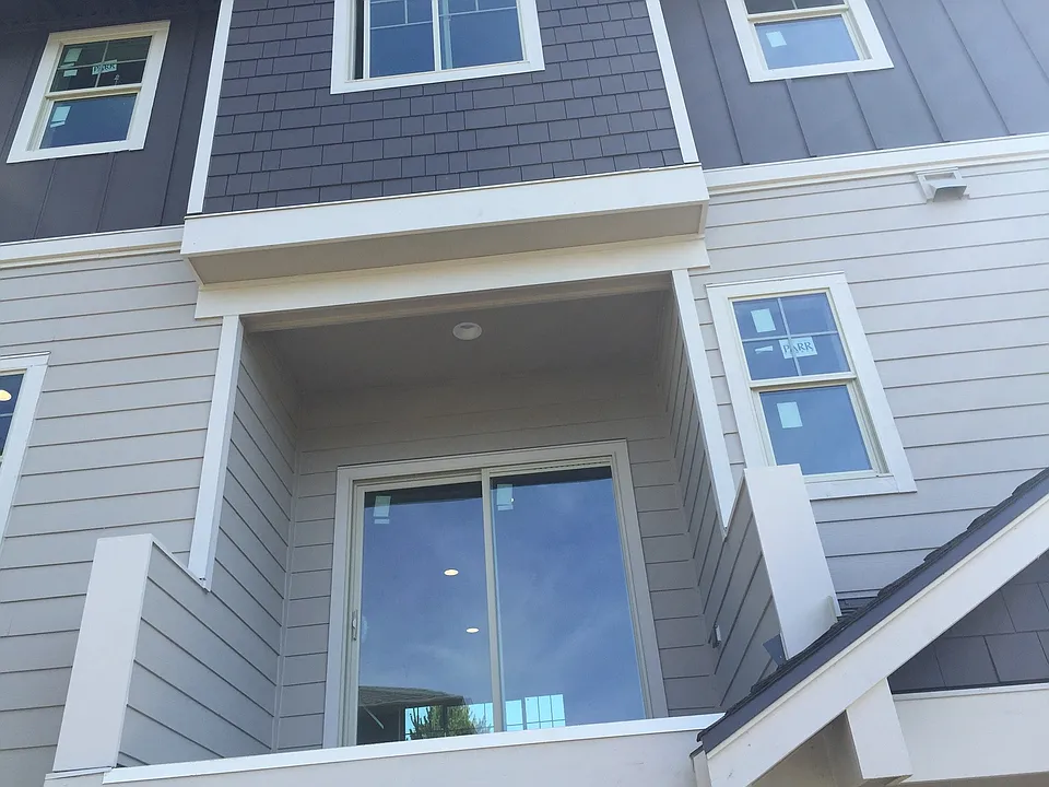 Covered Deck off living room/kitchen.