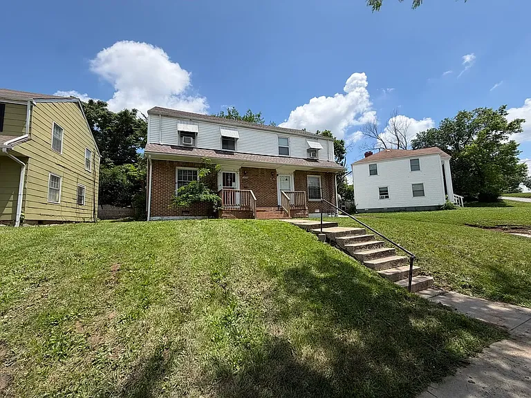 5439 Swope Pkwy — Photo 2