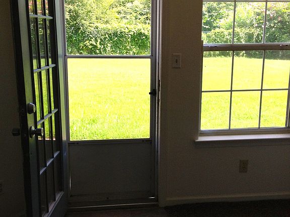 Door Living Room to Yard