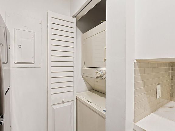 4th image of 609 SEA PINE Way #F2