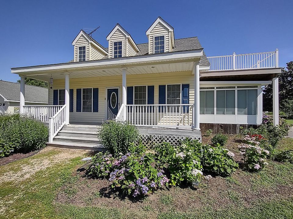1st image of 141 Wayne Cir