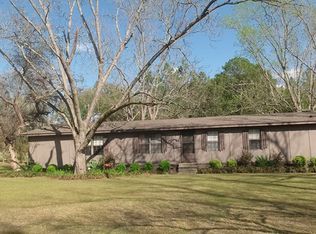 665 Washington Rd, Fitzgerald, GA 31750