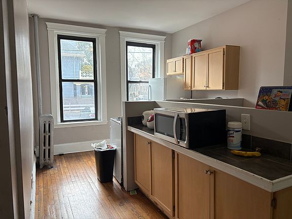 3rd image of 1056 Commonwealth Ave APT 23