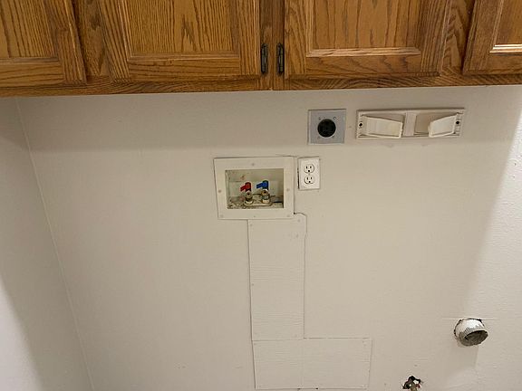 2nd image of 2101 Kingsdale Dr
