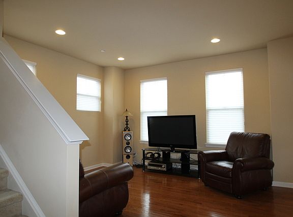 4th image of 311 Narragansett Ct #45