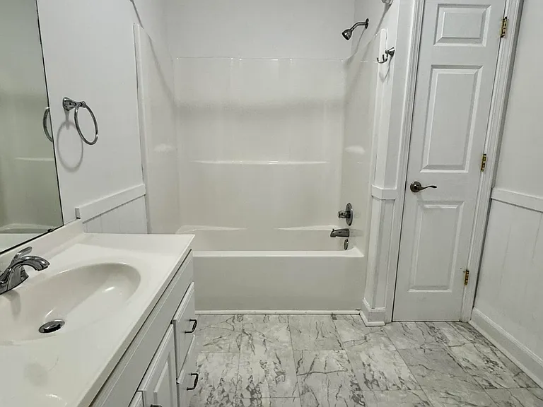 2112 Leon Dr — Photo 20