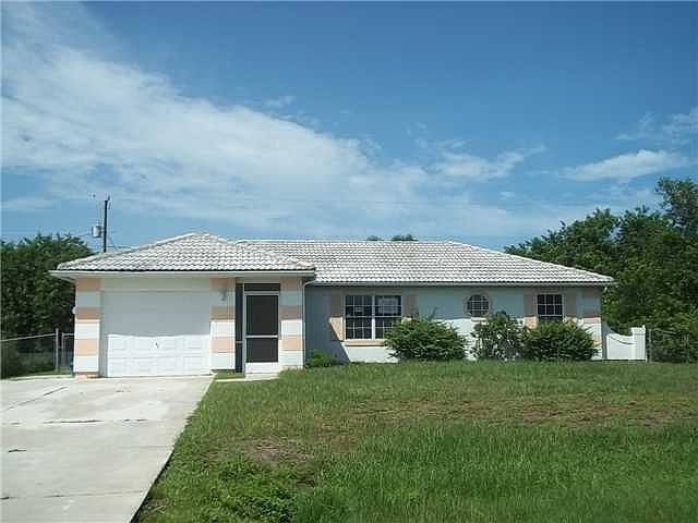1st image of 2805 SE Eagle Dr