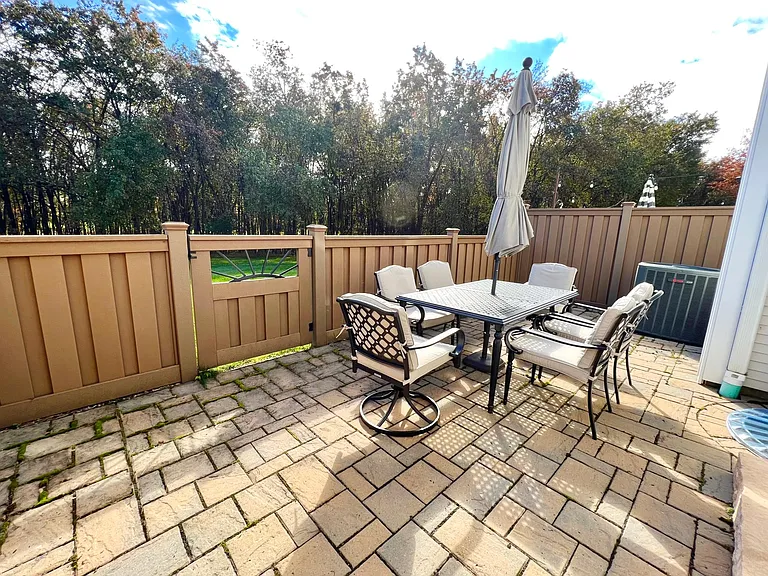 2802 Johnson Cir — Photo 24