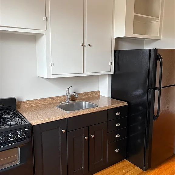 93 Strathmore Rd #10 — Photo 10
