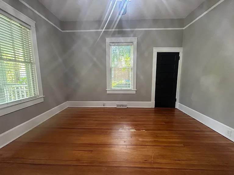 2827 Wilmot Ave — Photo 14