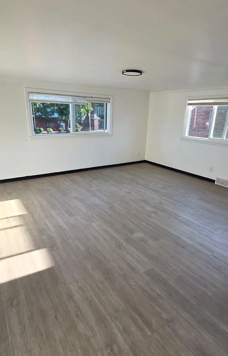3 bed, 1500 sqft, $2,400 — Photo 2